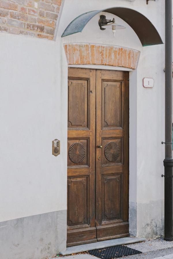 Casa Lobe - Charming Apartment In Village Centre La Morra Buitenkant foto