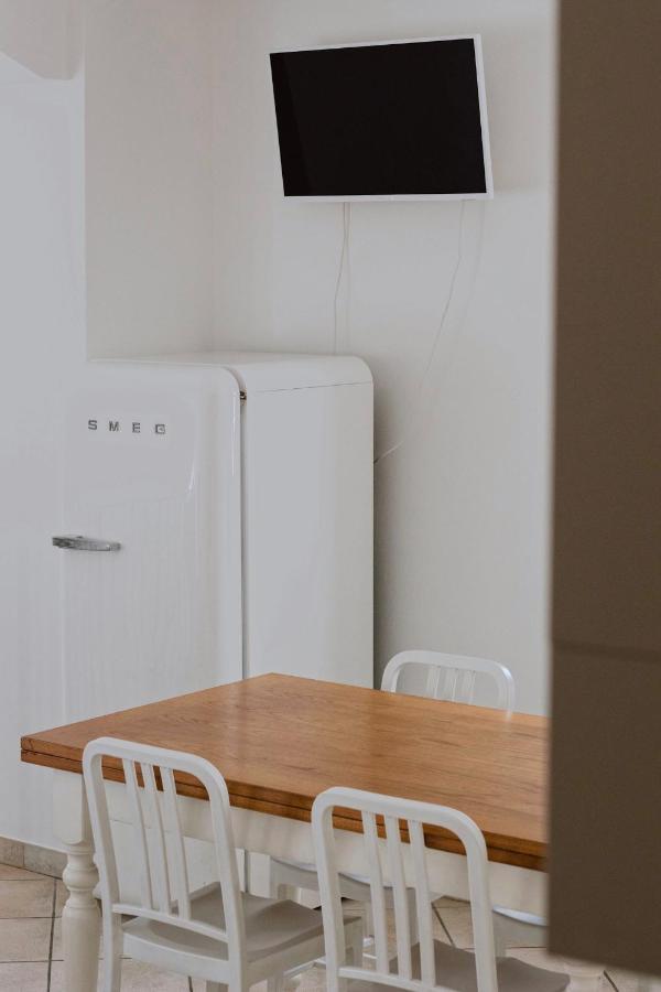 Casa Lobe - Charming Apartment In Village Centre La Morra Buitenkant foto