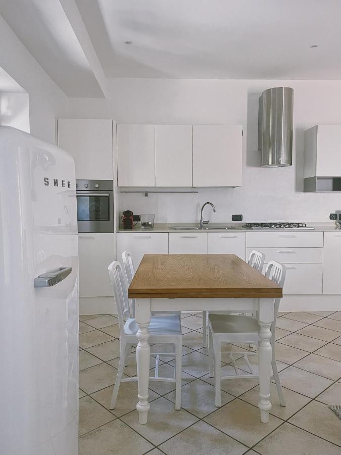 Casa Lobe - Charming Apartment In Village Centre La Morra Buitenkant foto
