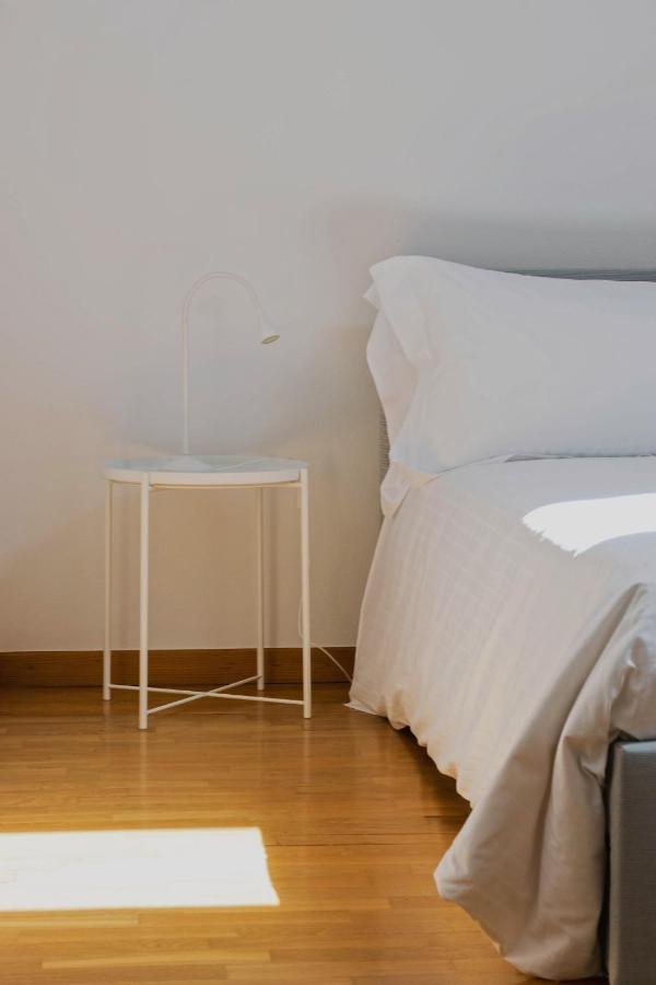 Casa Lobe - Charming Apartment In Village Centre La Morra Buitenkant foto