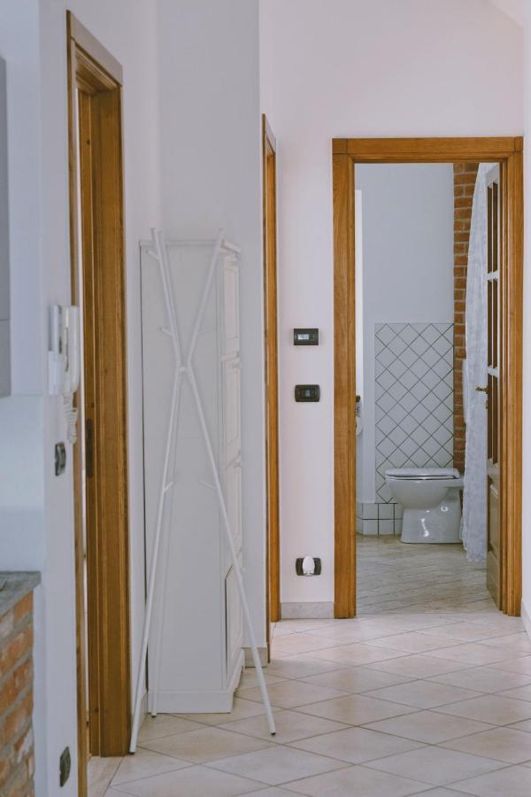 Casa Lobe - Charming Apartment In Village Centre La Morra Buitenkant foto
